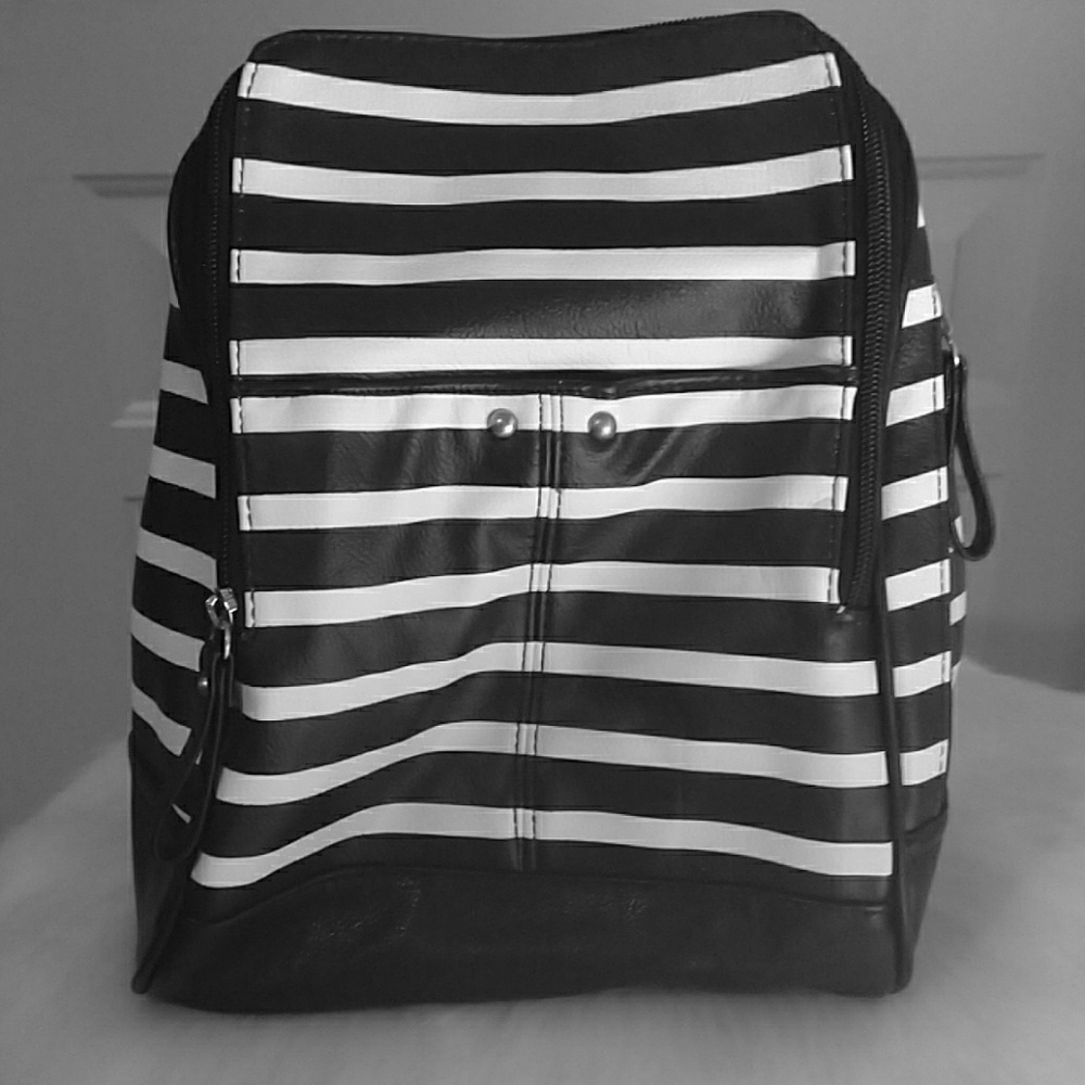 ❌Sold❌Black & White Backpack Purse